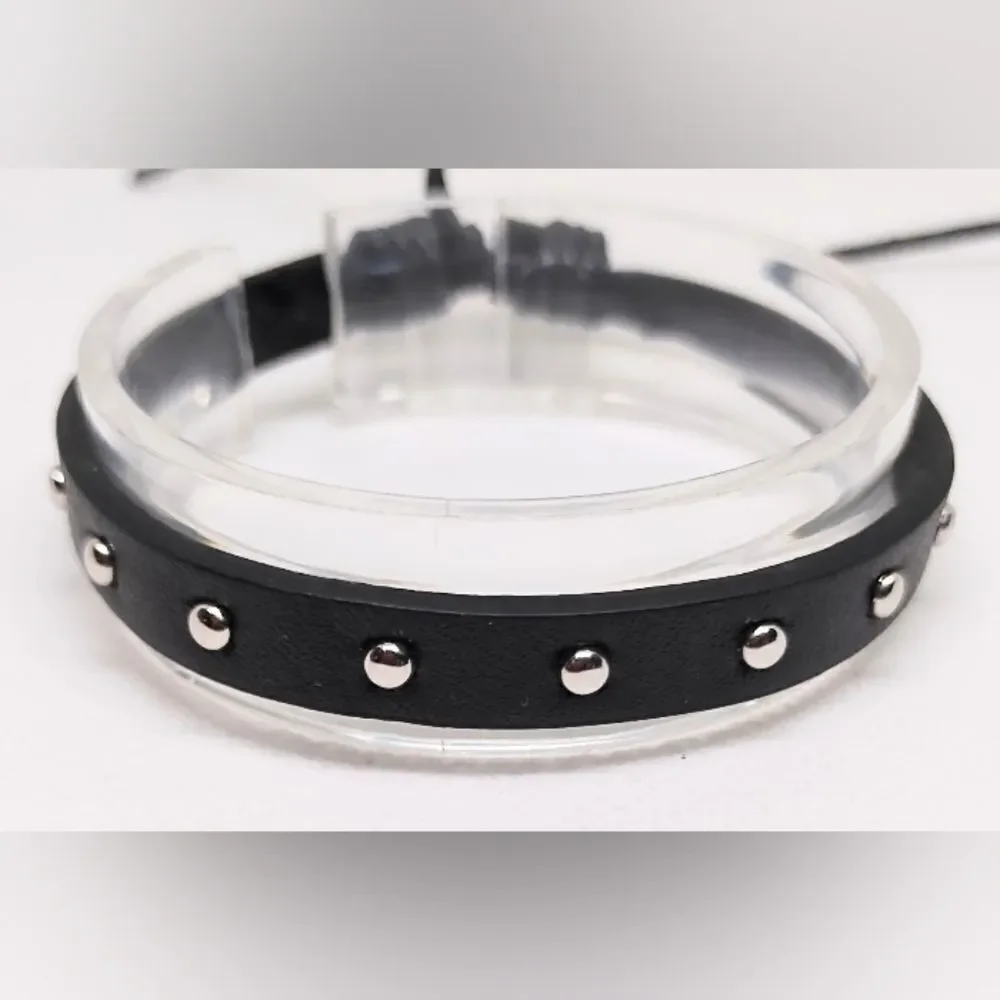 Men's bracelet leather studded black new e53